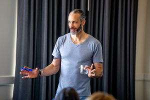 Garrett Gunderson speaking about how to invest like a billionaire